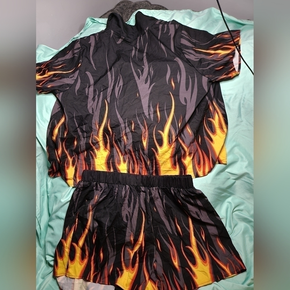 Shein 4X Shorts and Button Down Shirt Set - Picture 5 of 6